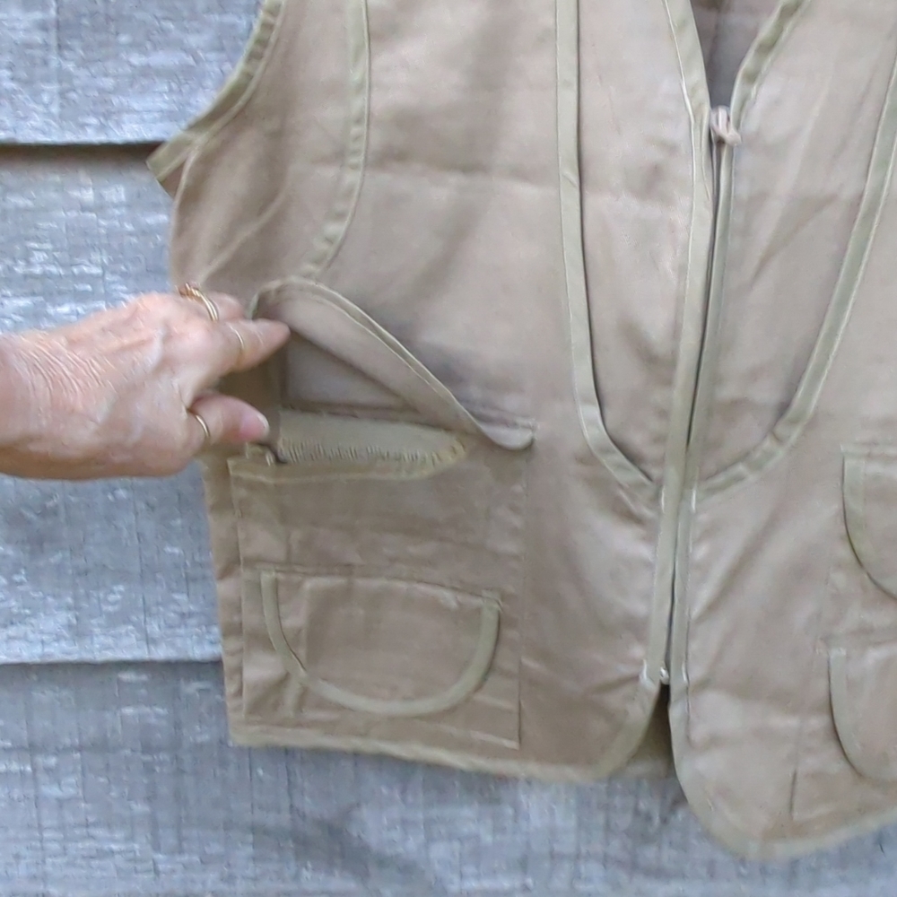 Men’s Hunting Vest Ozark Trail Size Large Lightweight Khaki Zip Up. New - Picture 5 of 13